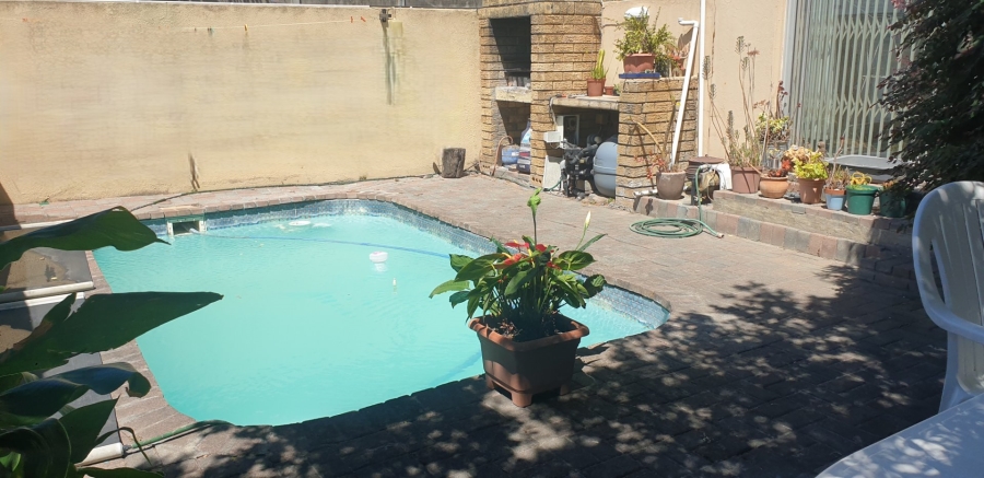 3 Bedroom Property for Sale in Table View Western Cape